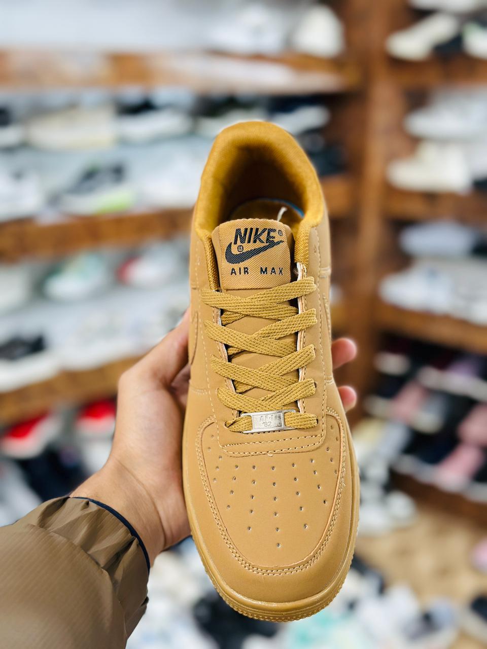 NIKE AIR CAMEL
